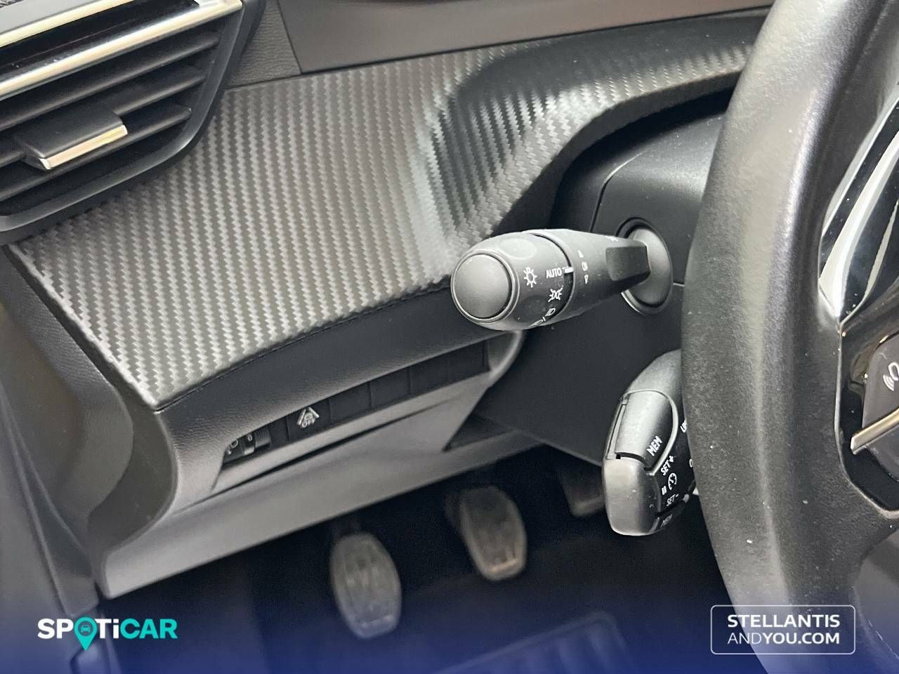 Foto Peugeot 208 14