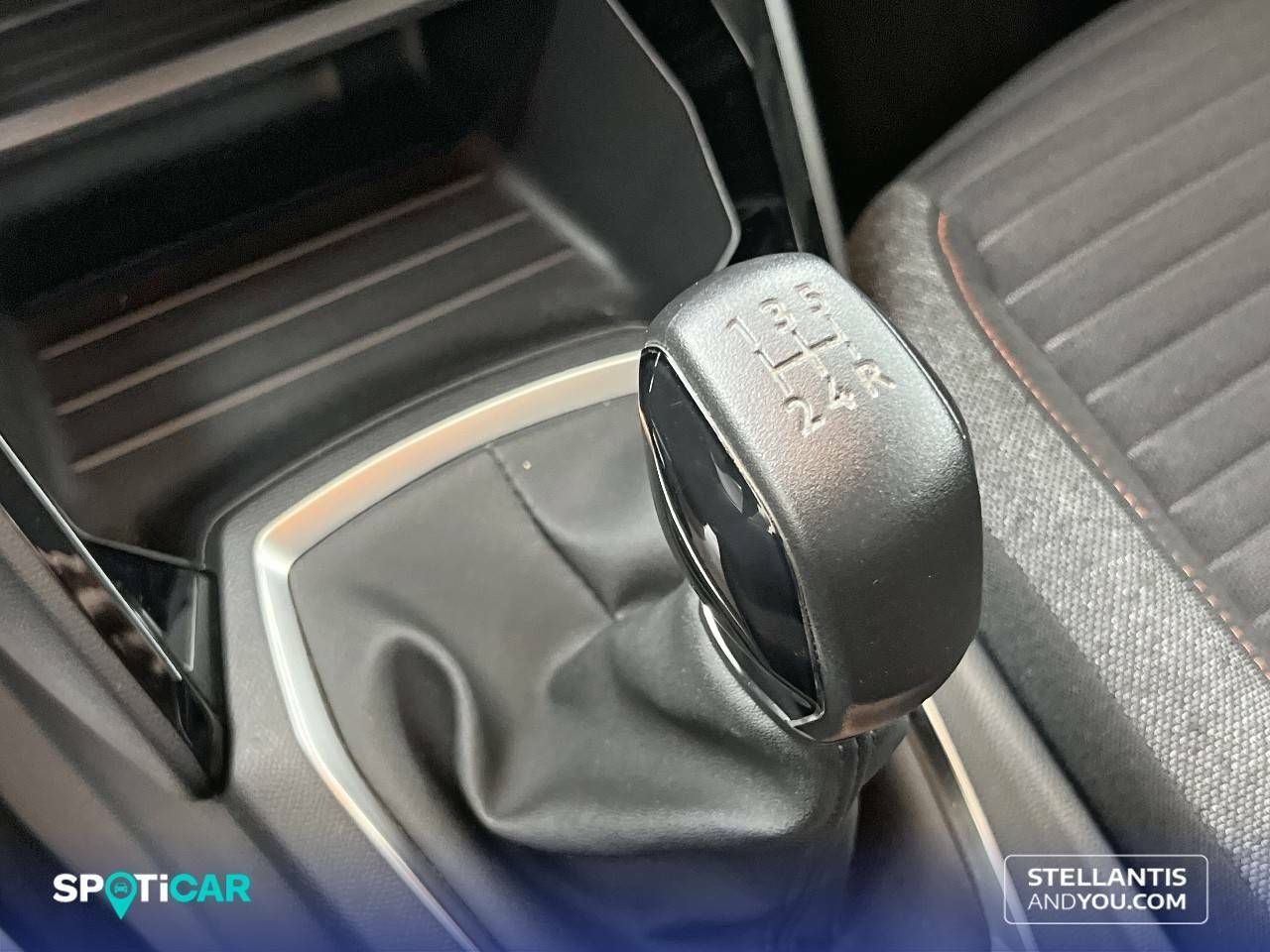Foto Peugeot 208 15