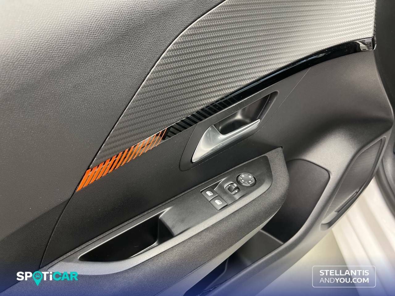 Foto Peugeot 208 16