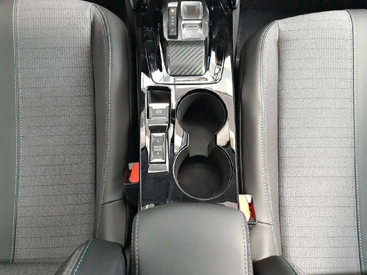 Foto Peugeot 208 16