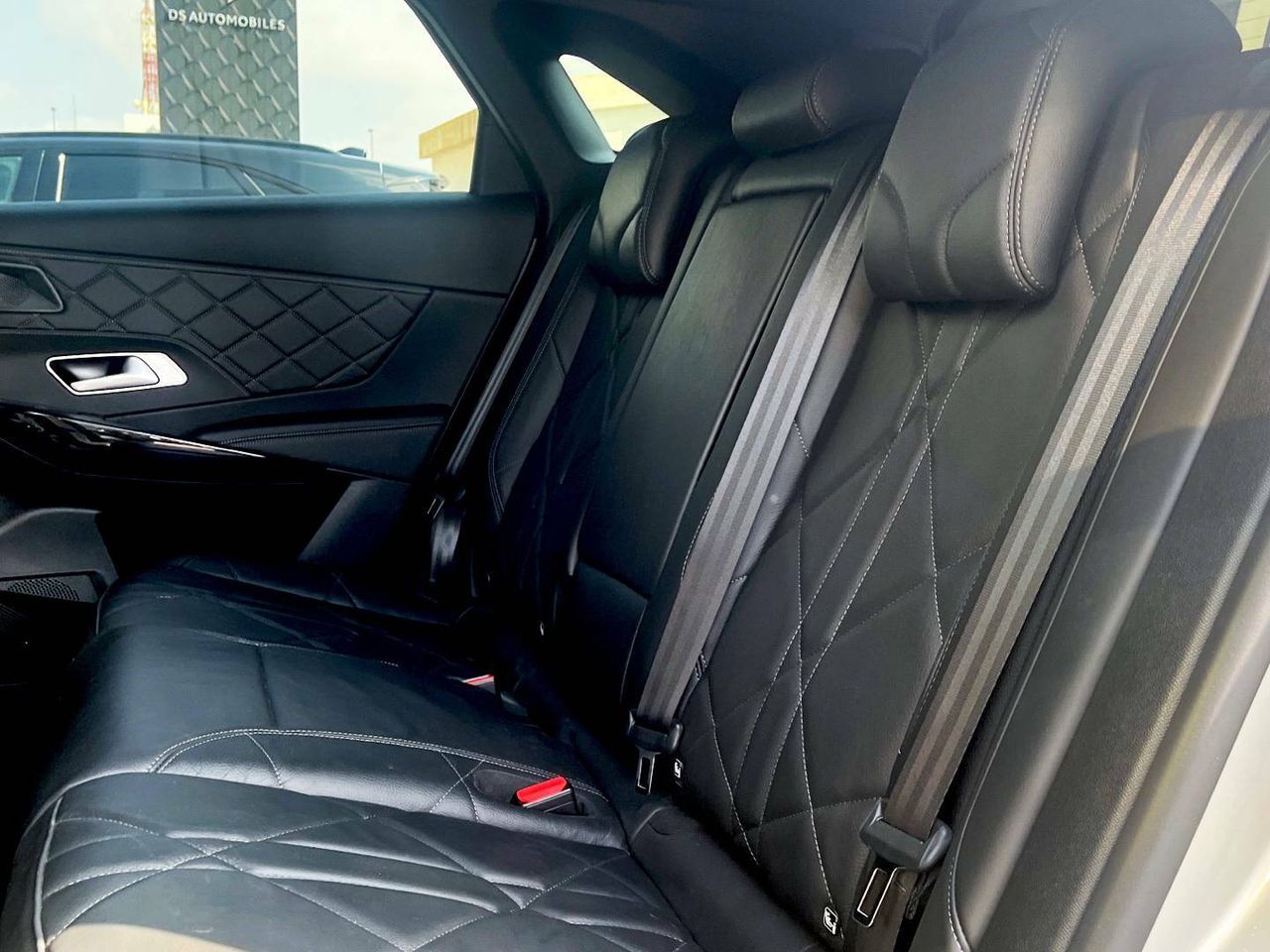 Foto DS Automobiles DS 7 10
