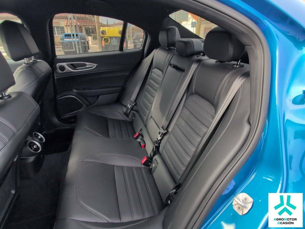 Foto Alfa Romeo Giulia 12