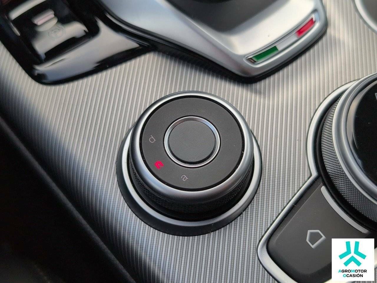 Foto Alfa Romeo Giulia 25