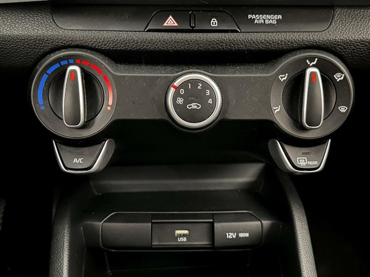 Foto Kia Stonic 14
