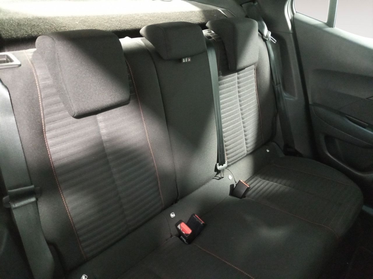 Foto Peugeot 2008 9