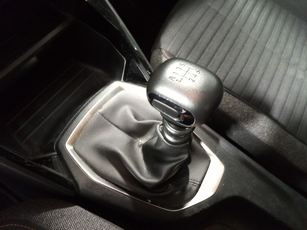 Foto Peugeot 2008 12