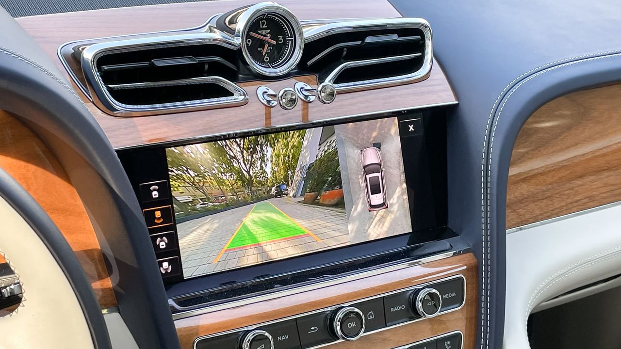 Foto Bentley Bentayga 30