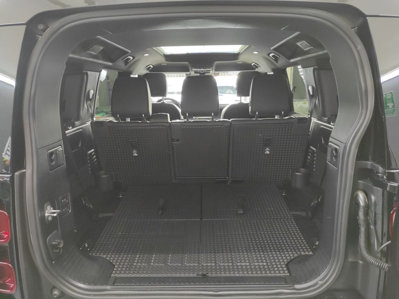 Foto Land-Rover Defender 17