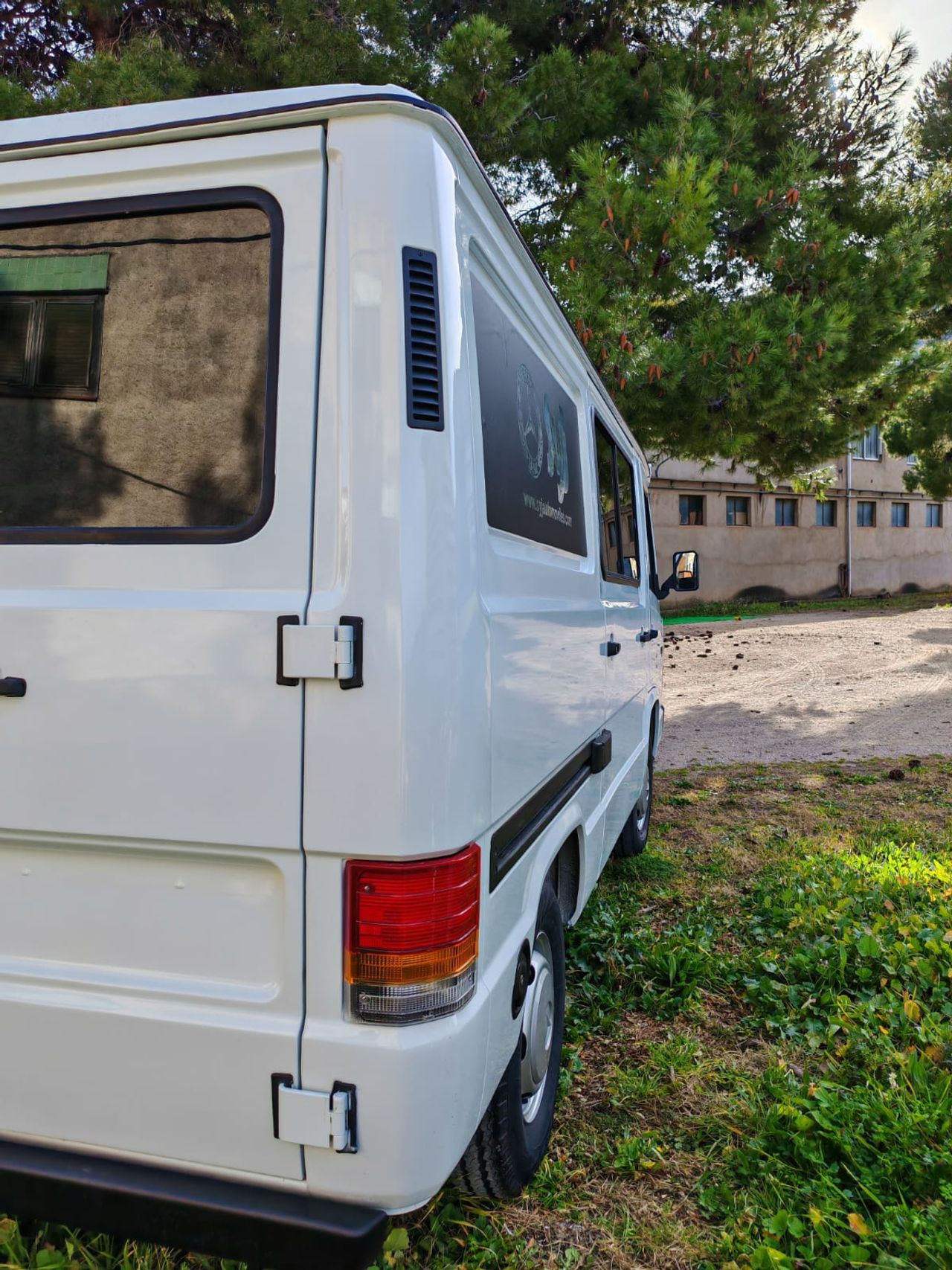 Foto Mercedes-Benz MB 100 19
