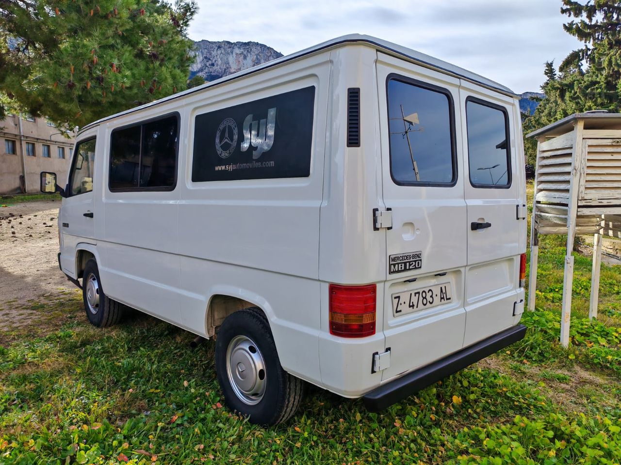 Foto Mercedes-Benz MB 100 22