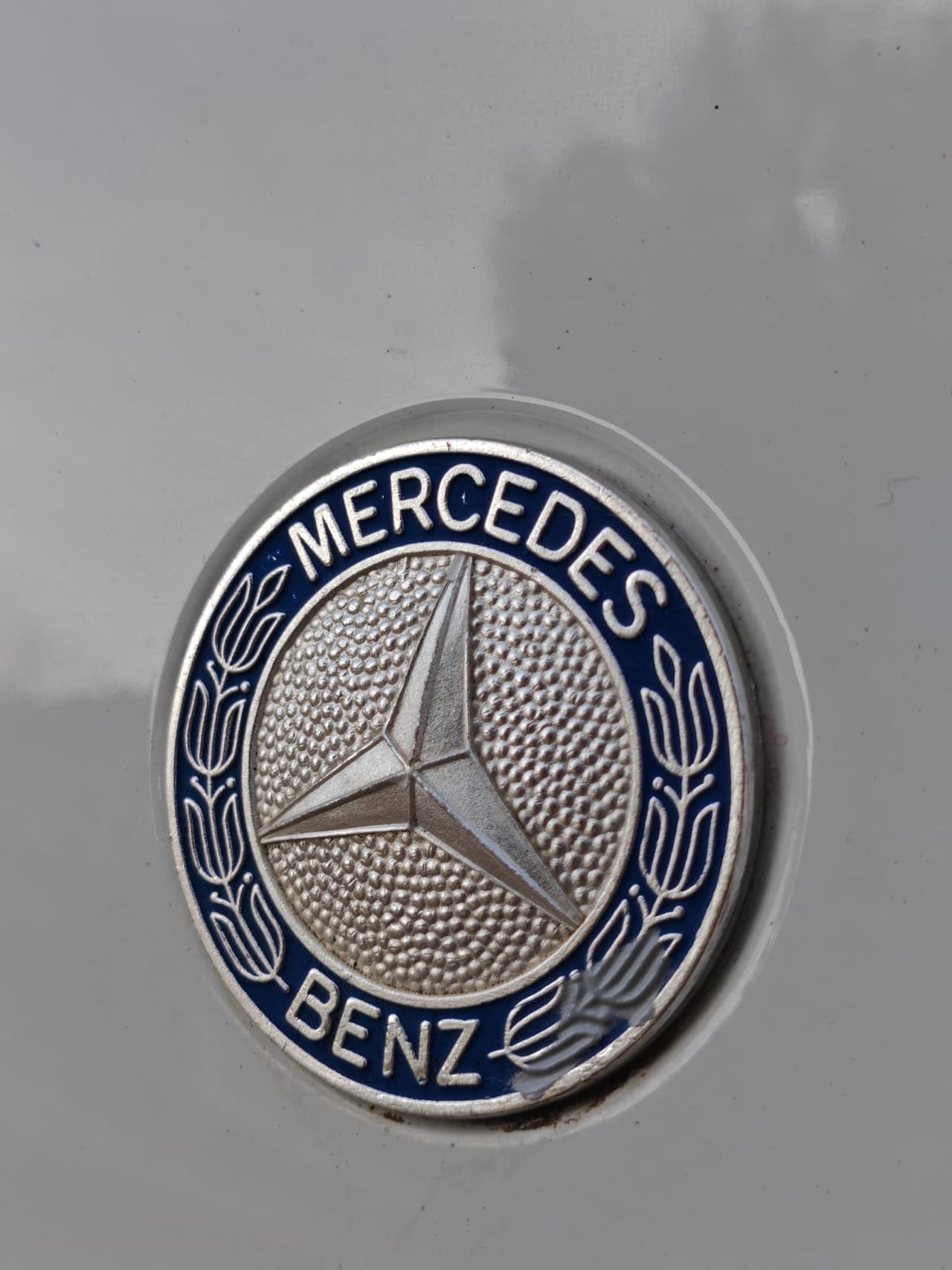 Foto Mercedes-Benz MB 100 24