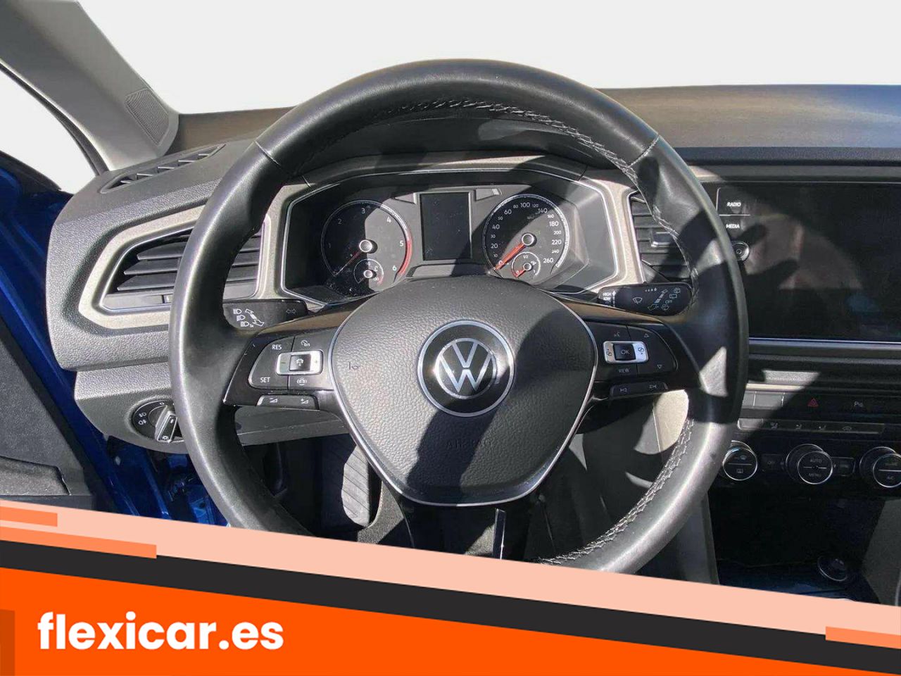 Foto Volkswagen T-Roc 11