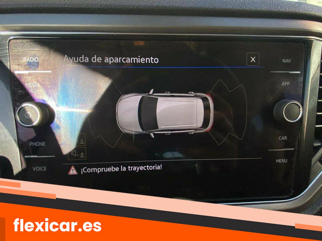 Foto Volkswagen T-Roc 24