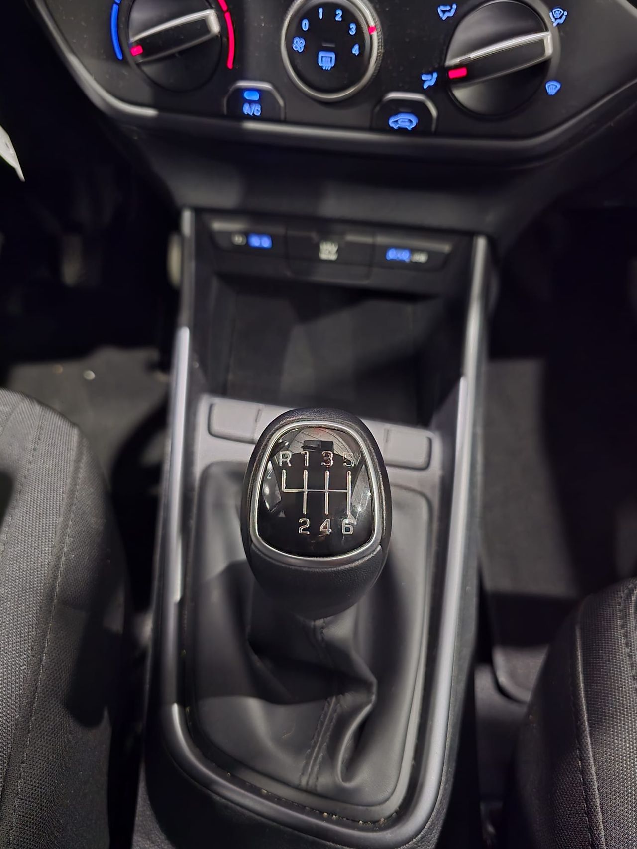 Foto Hyundai i20 8