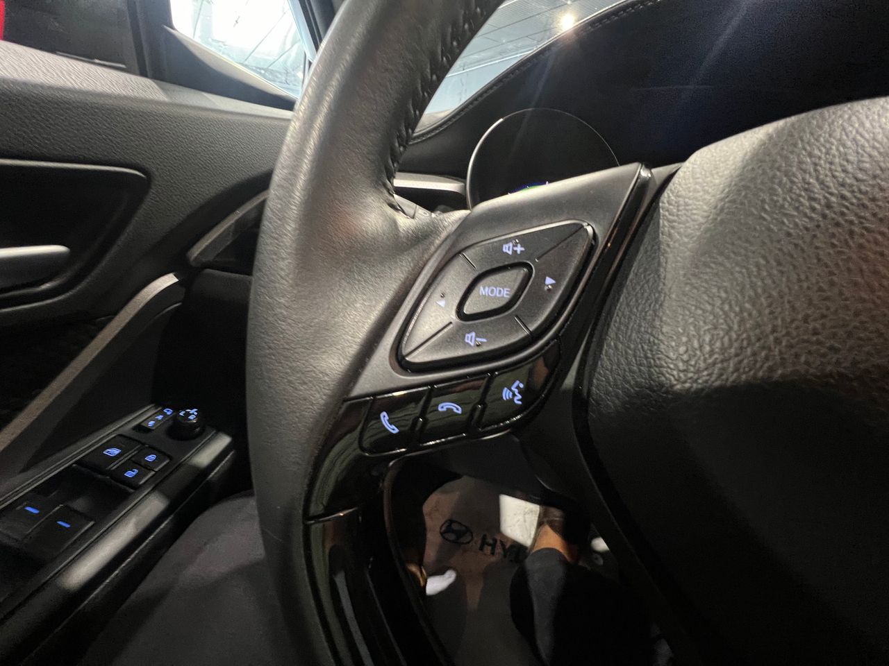 Foto Toyota C-HR 23