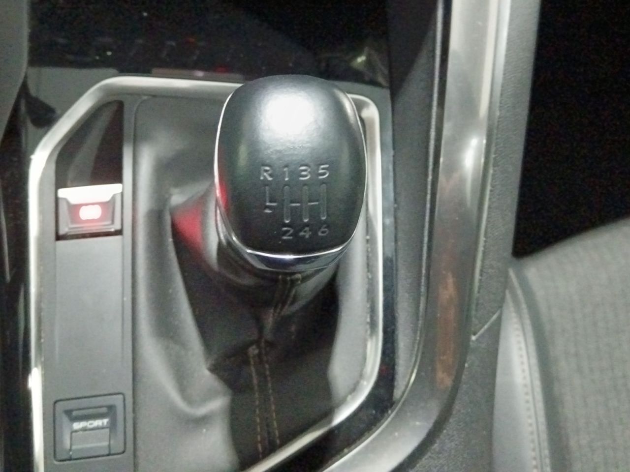 Foto Peugeot 5008 12