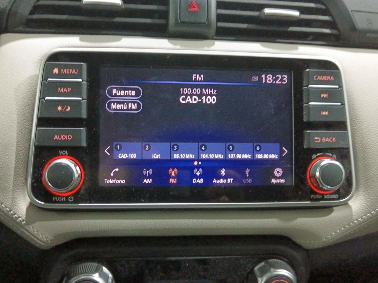 Foto Nissan Micra 14