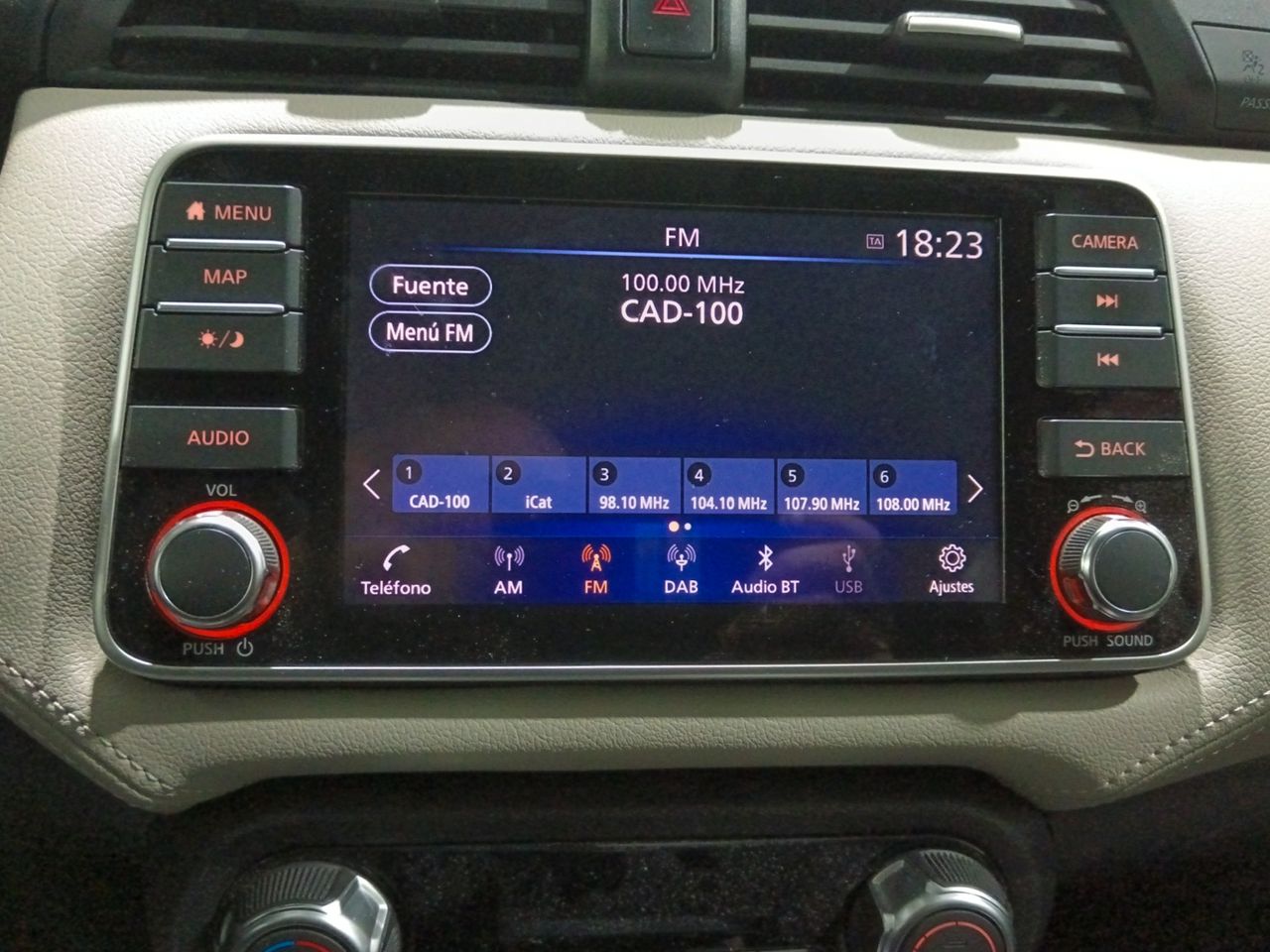 Foto Nissan Micra 16