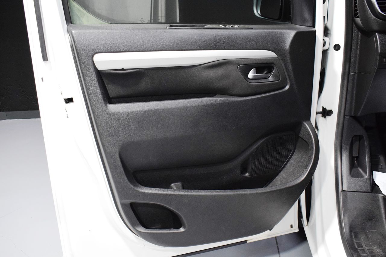 Foto Peugeot Traveller 14
