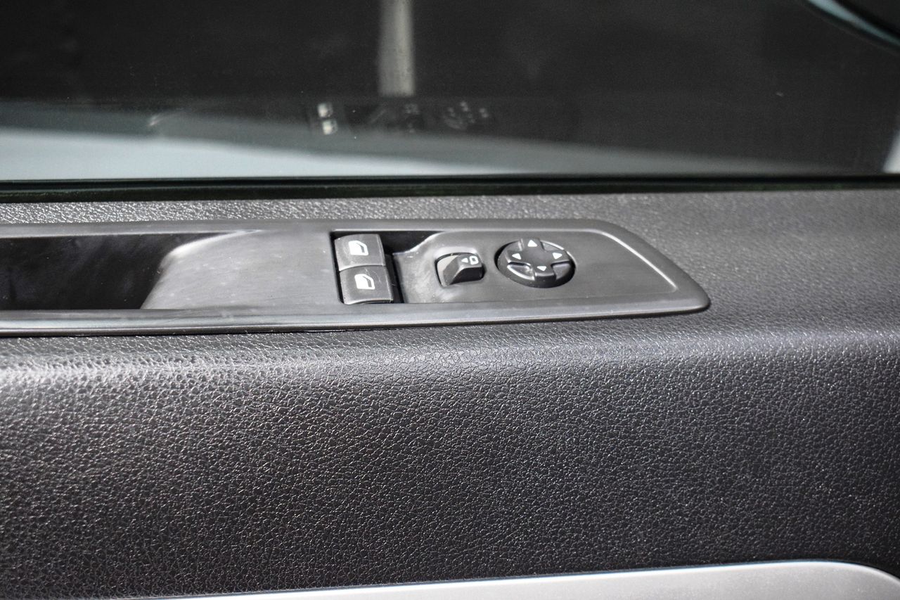 Foto Peugeot Traveller 16