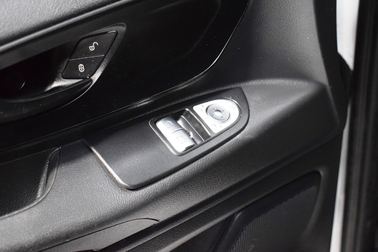Foto Mercedes-Benz Vito 17