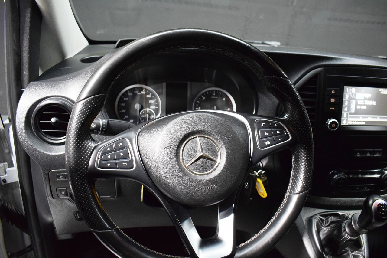 Foto Mercedes-Benz Vito 19