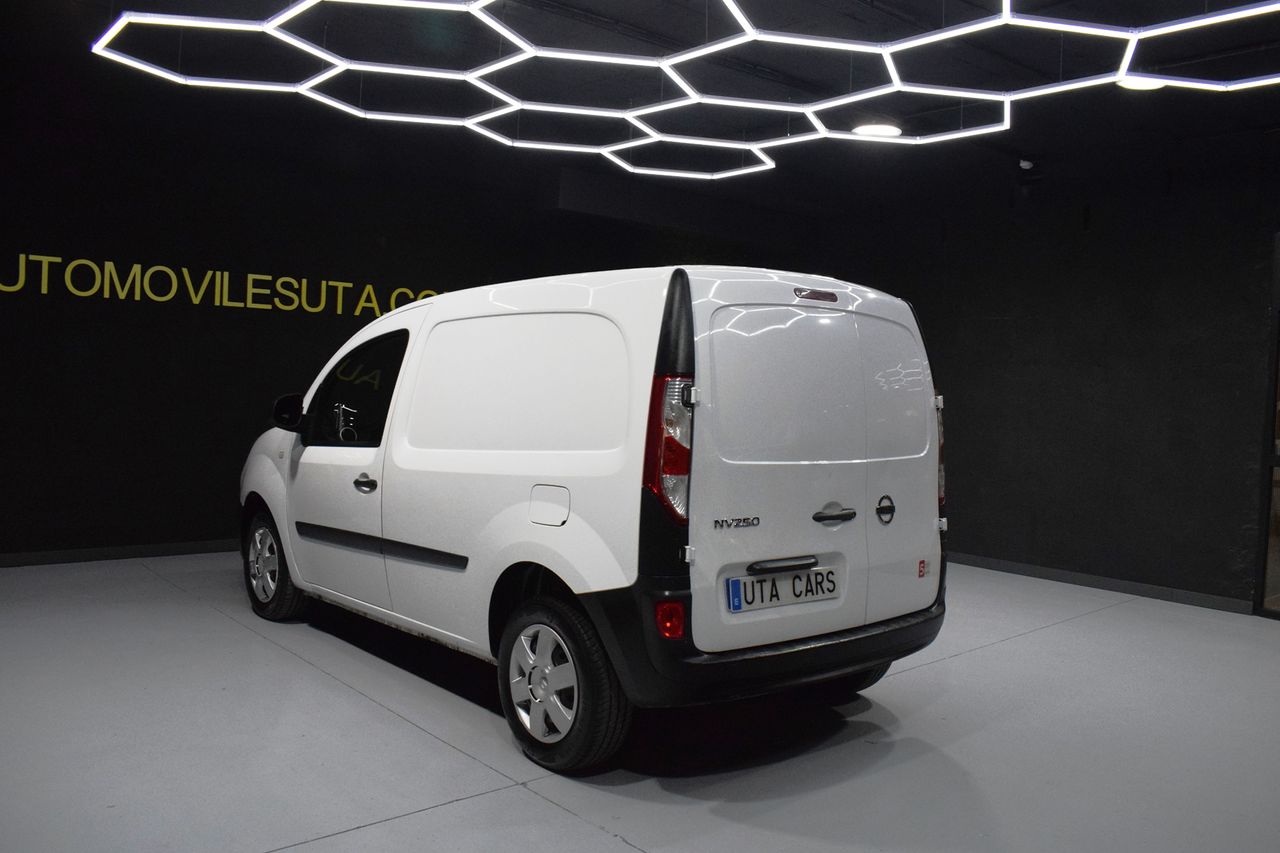 Foto Nissan NV250 4