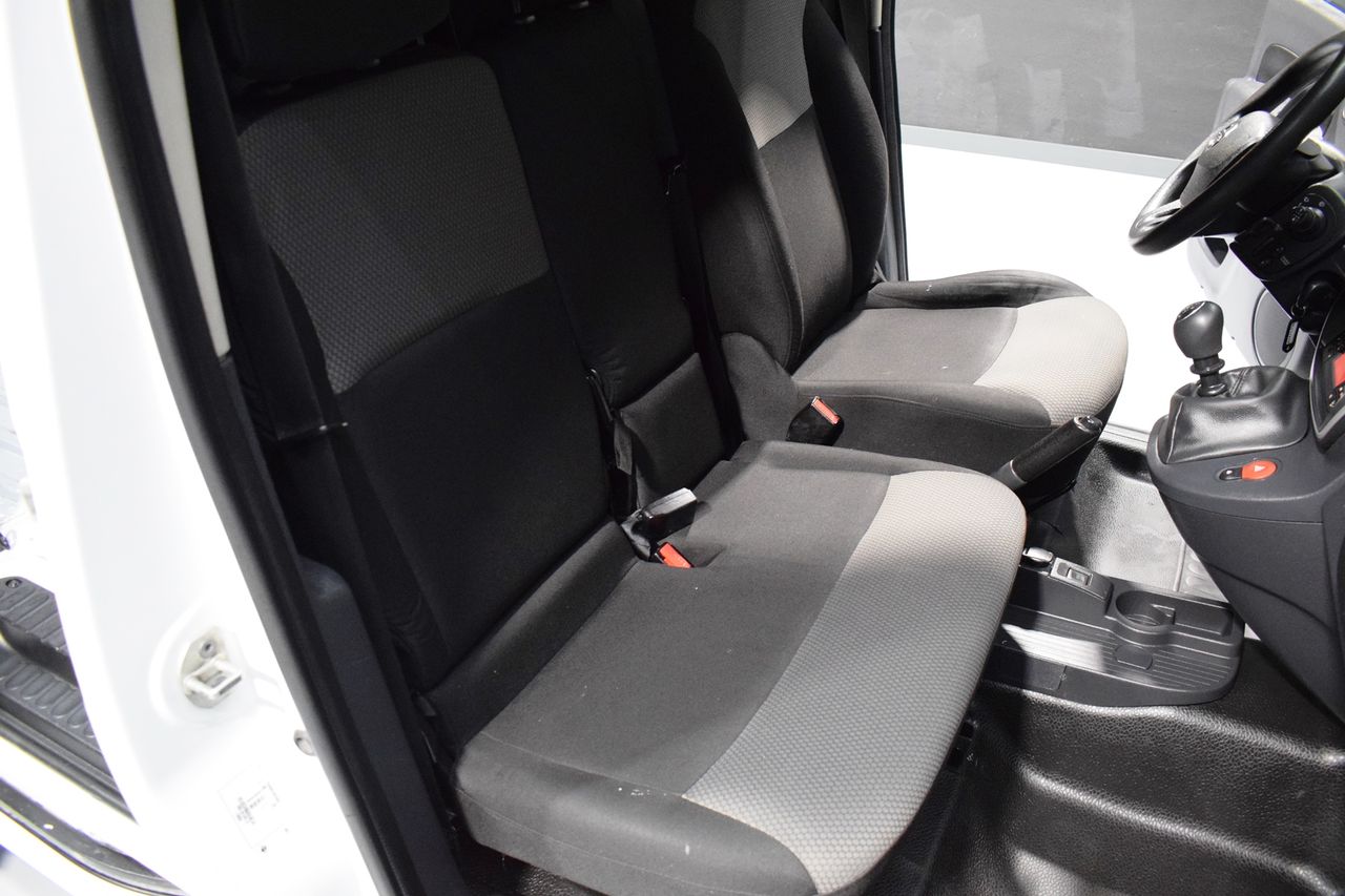 Foto Nissan NV250 9