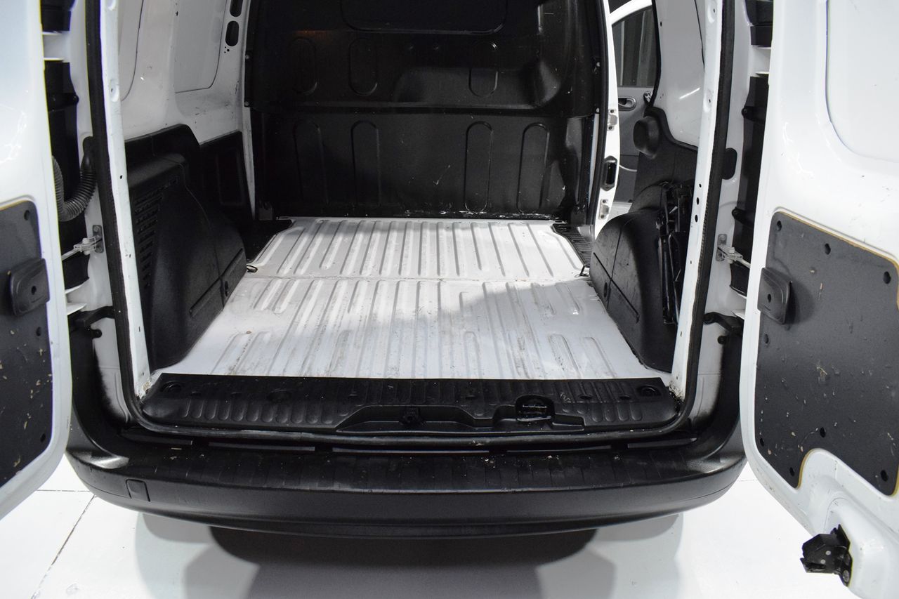 Foto Nissan NV250 13