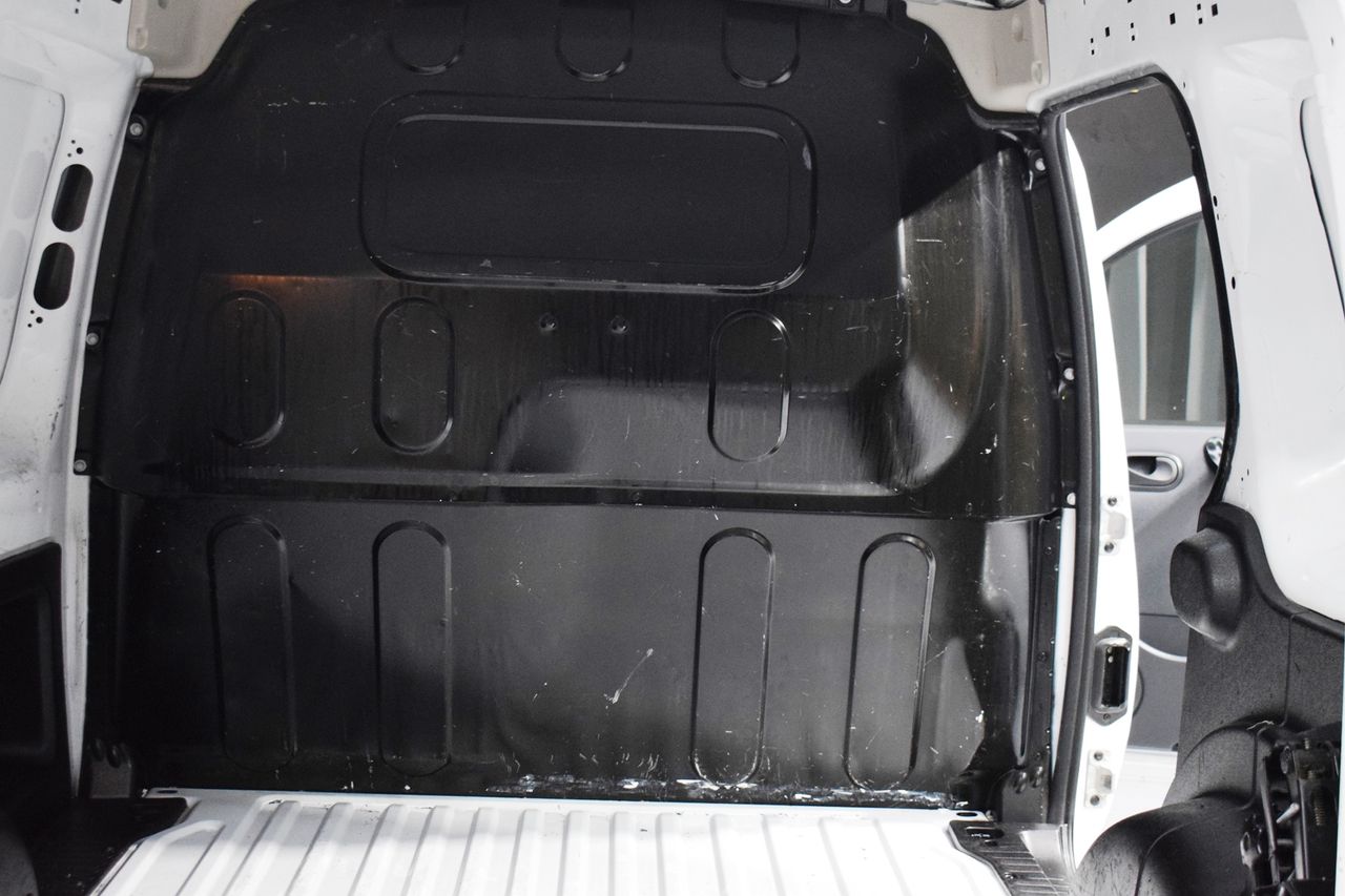 Foto Nissan NV250 14