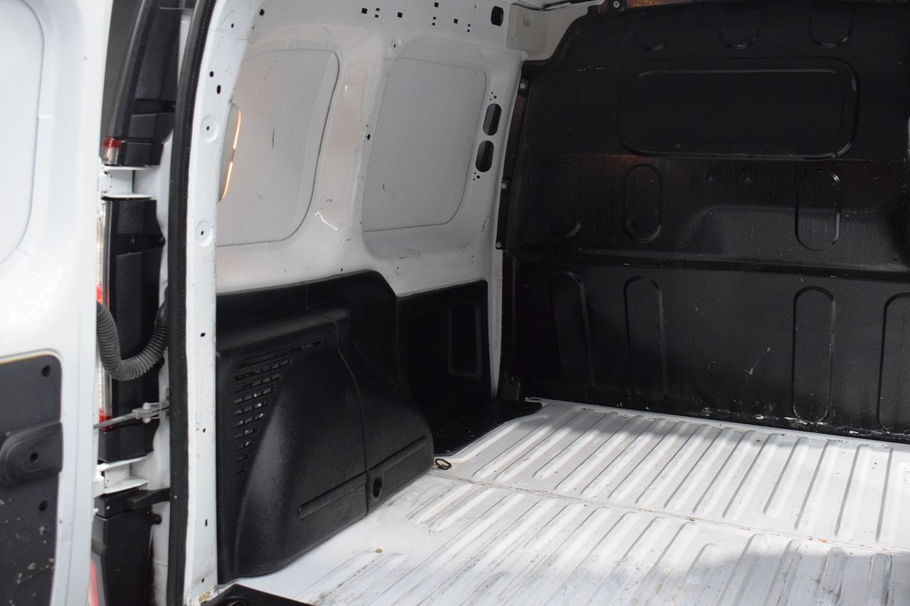 Foto Nissan NV250 15