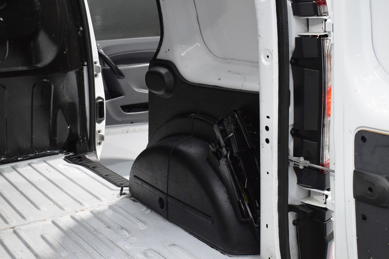 Foto Nissan NV250 16