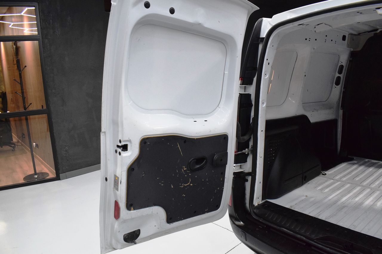 Foto Nissan NV250 18