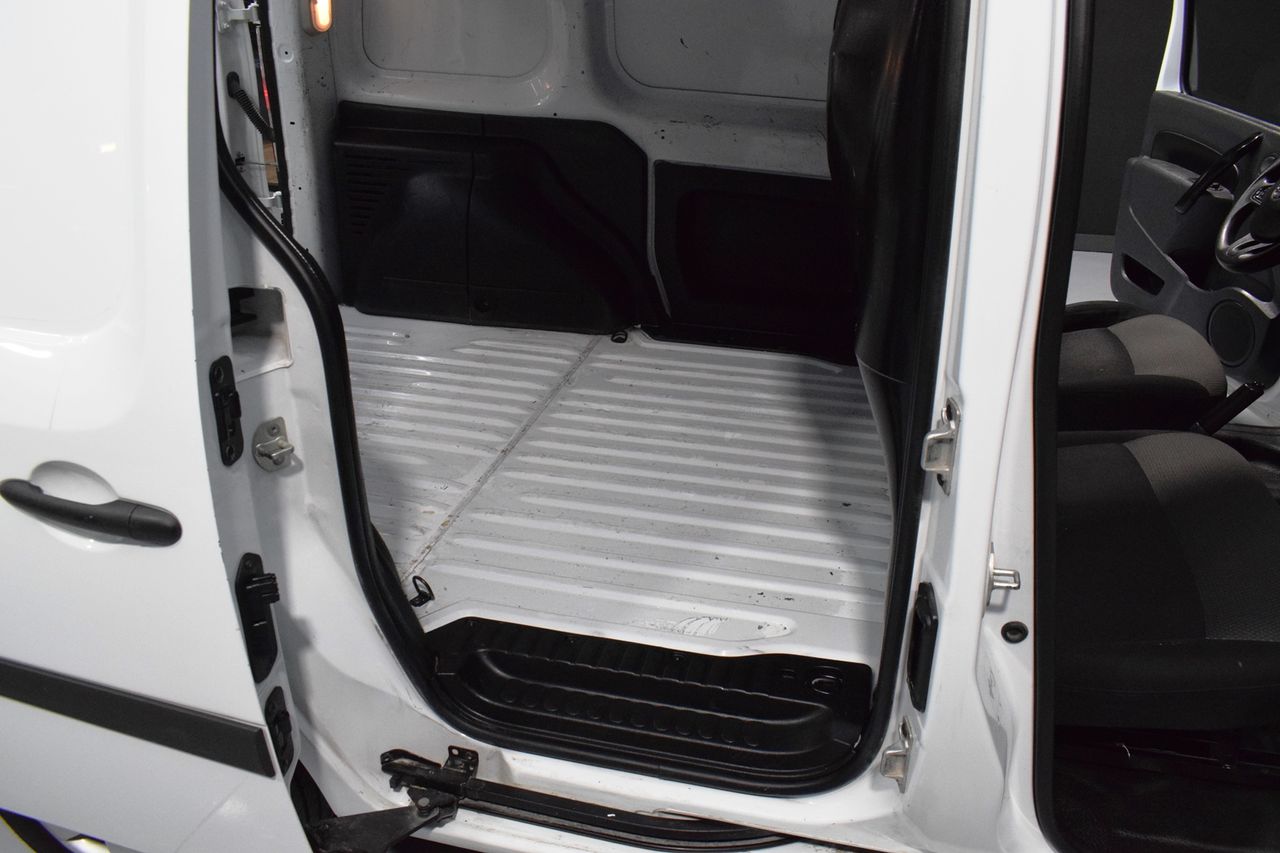 Foto Nissan NV250 19