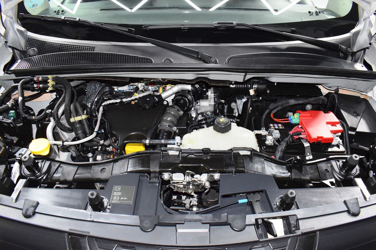 Foto Nissan NV250 31