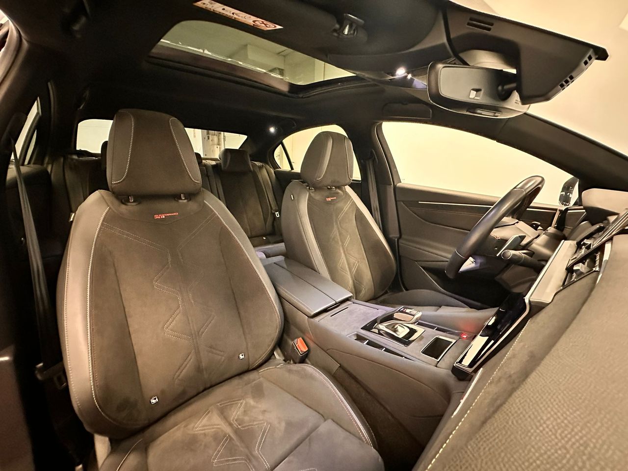 Foto DS Automobiles DS 9 37