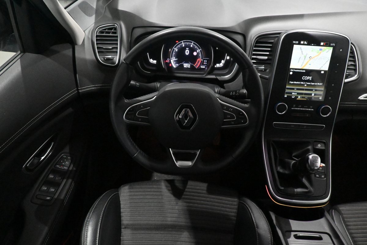 Foto Renault Scénic 24