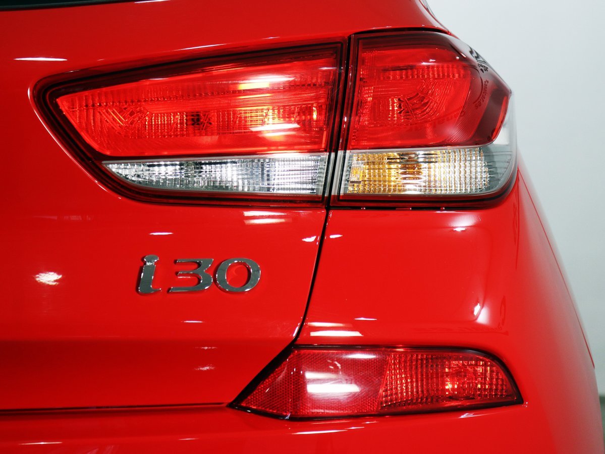 Foto Hyundai i30 10