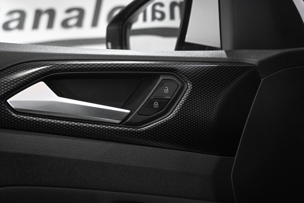 Foto Volkswagen T-Cross 23