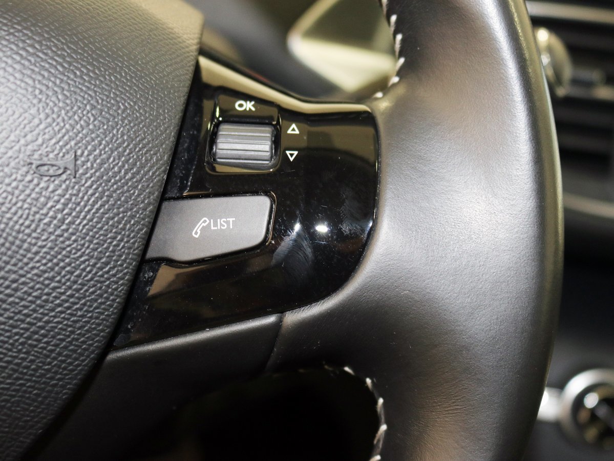 Foto Peugeot 308 30