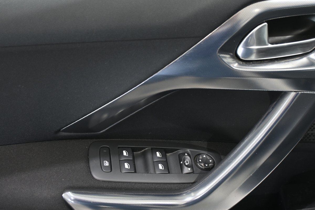 Foto Peugeot 2008 28