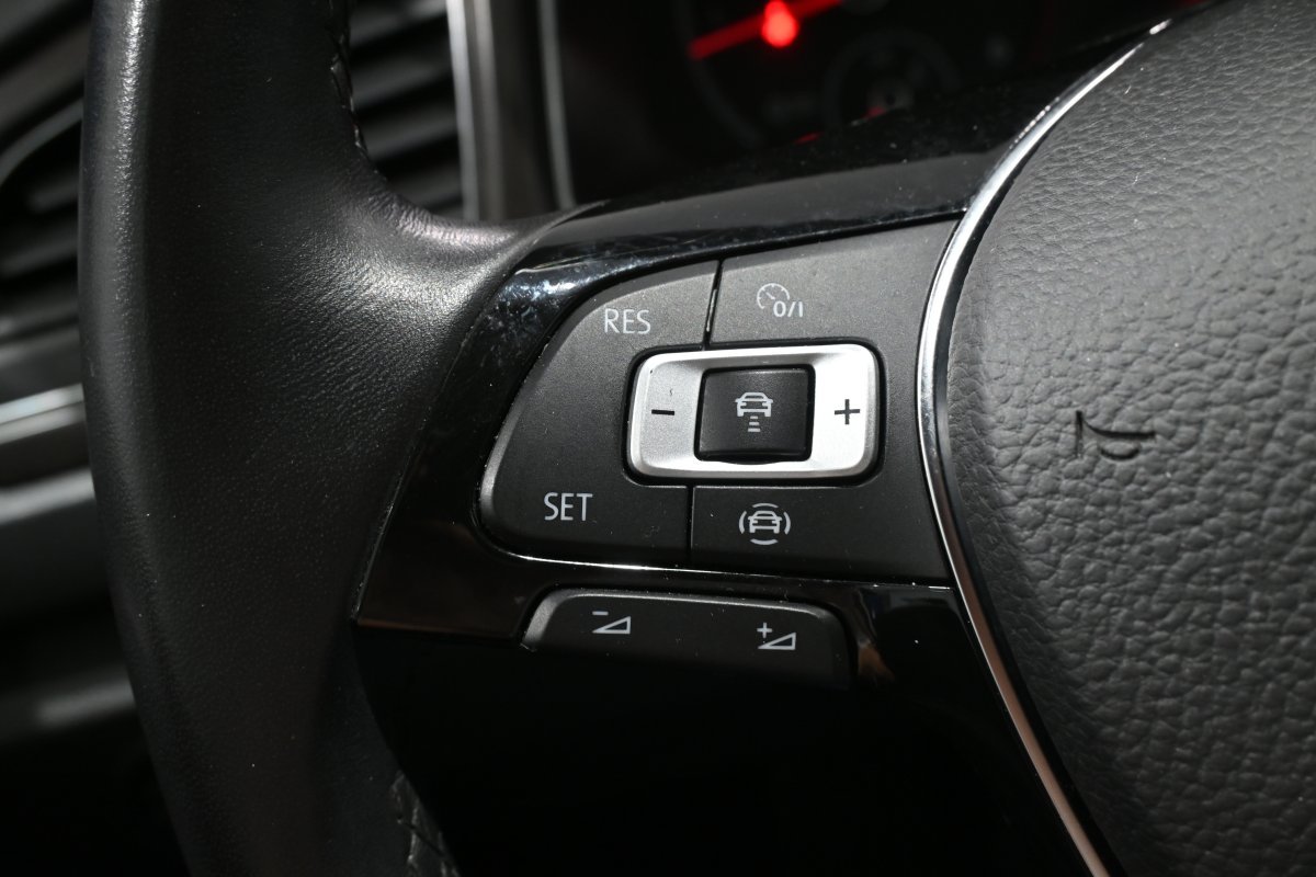 Foto Volkswagen T-Roc 23