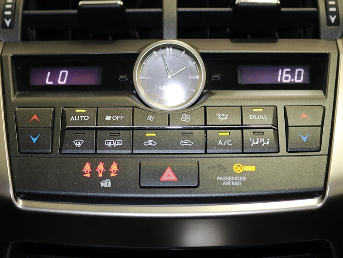 Foto Lexus NX 24