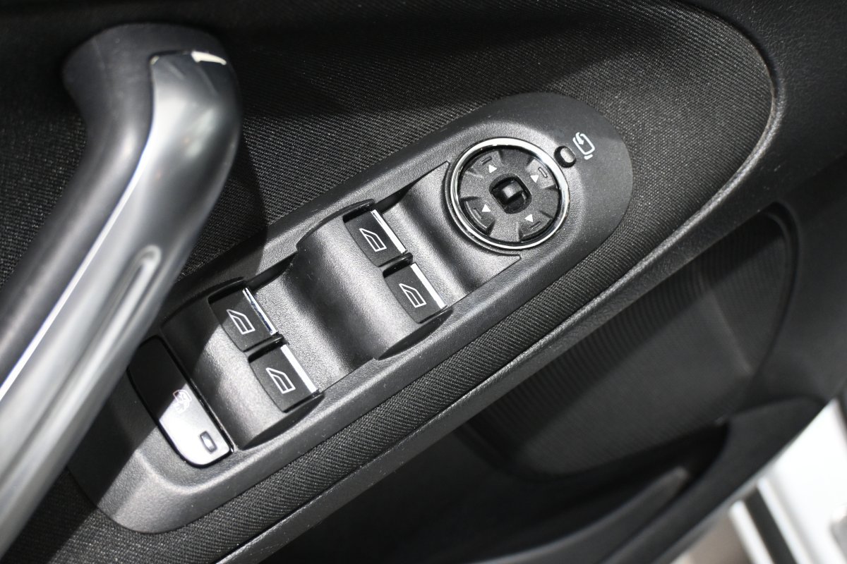 Foto Ford S-Max 24