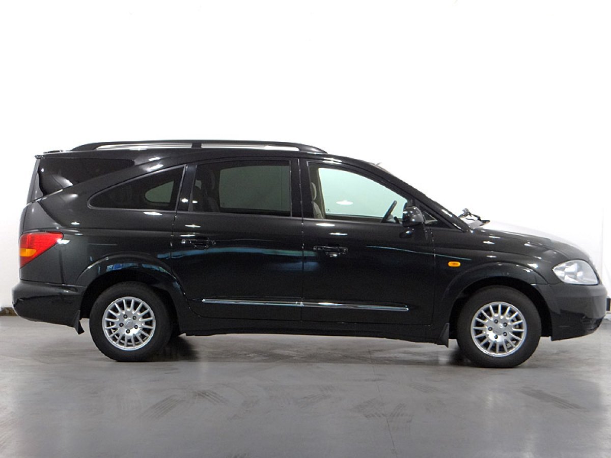 Foto SsangYong Rodius 5