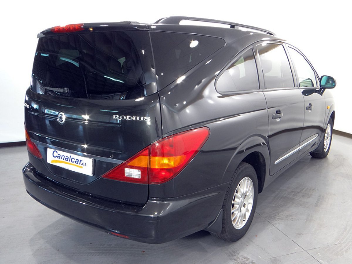 Foto SsangYong Rodius 6