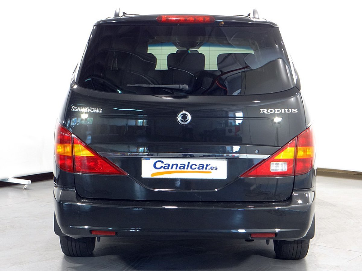 Foto SsangYong Rodius 7
