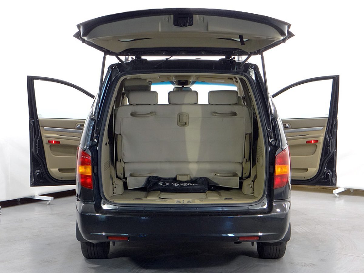 Foto SsangYong Rodius 9