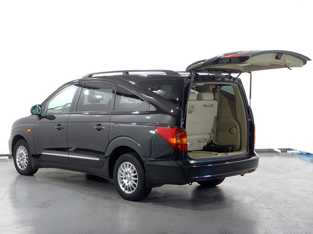 Foto SsangYong Rodius 10