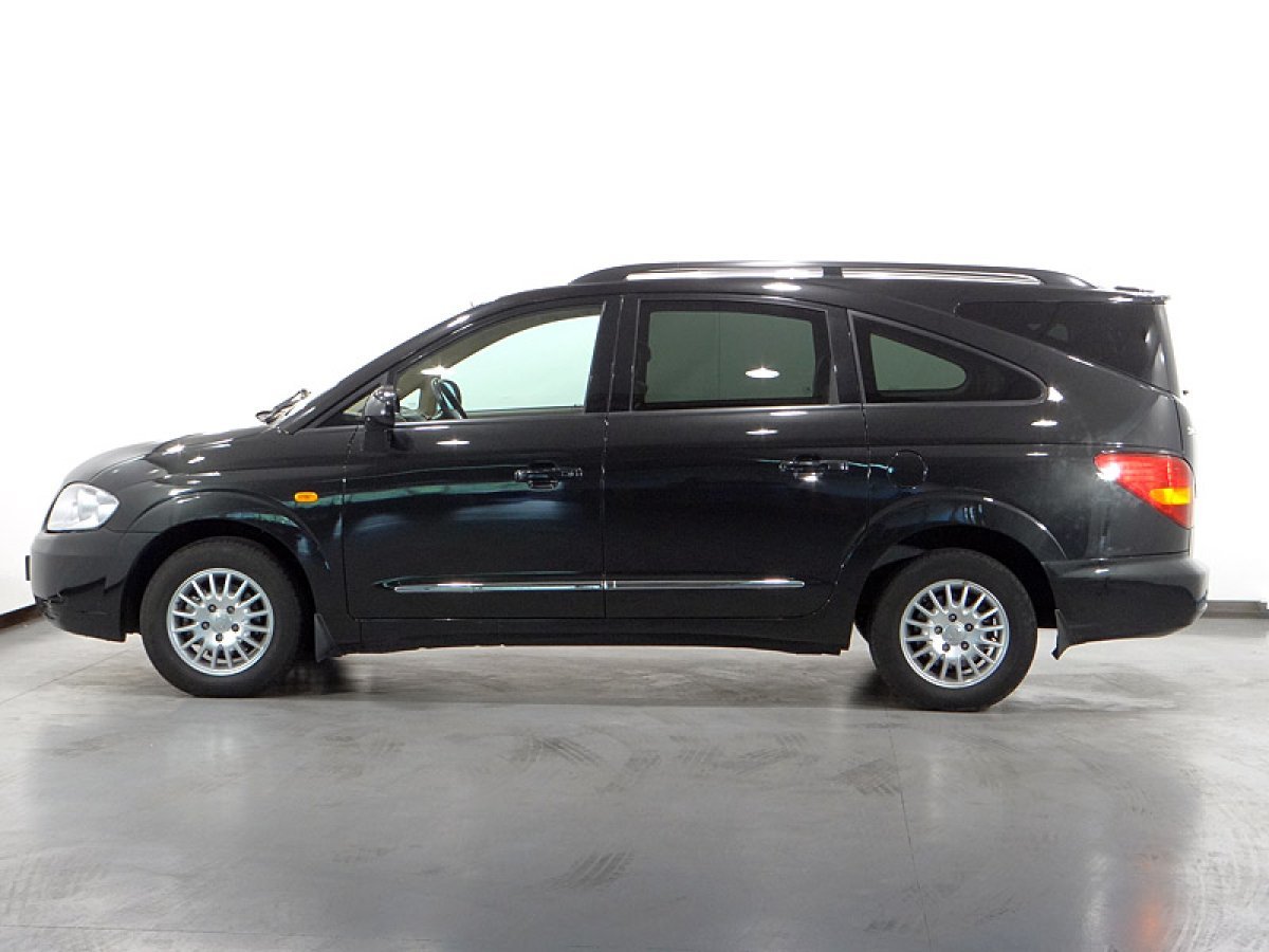 Foto SsangYong Rodius 12